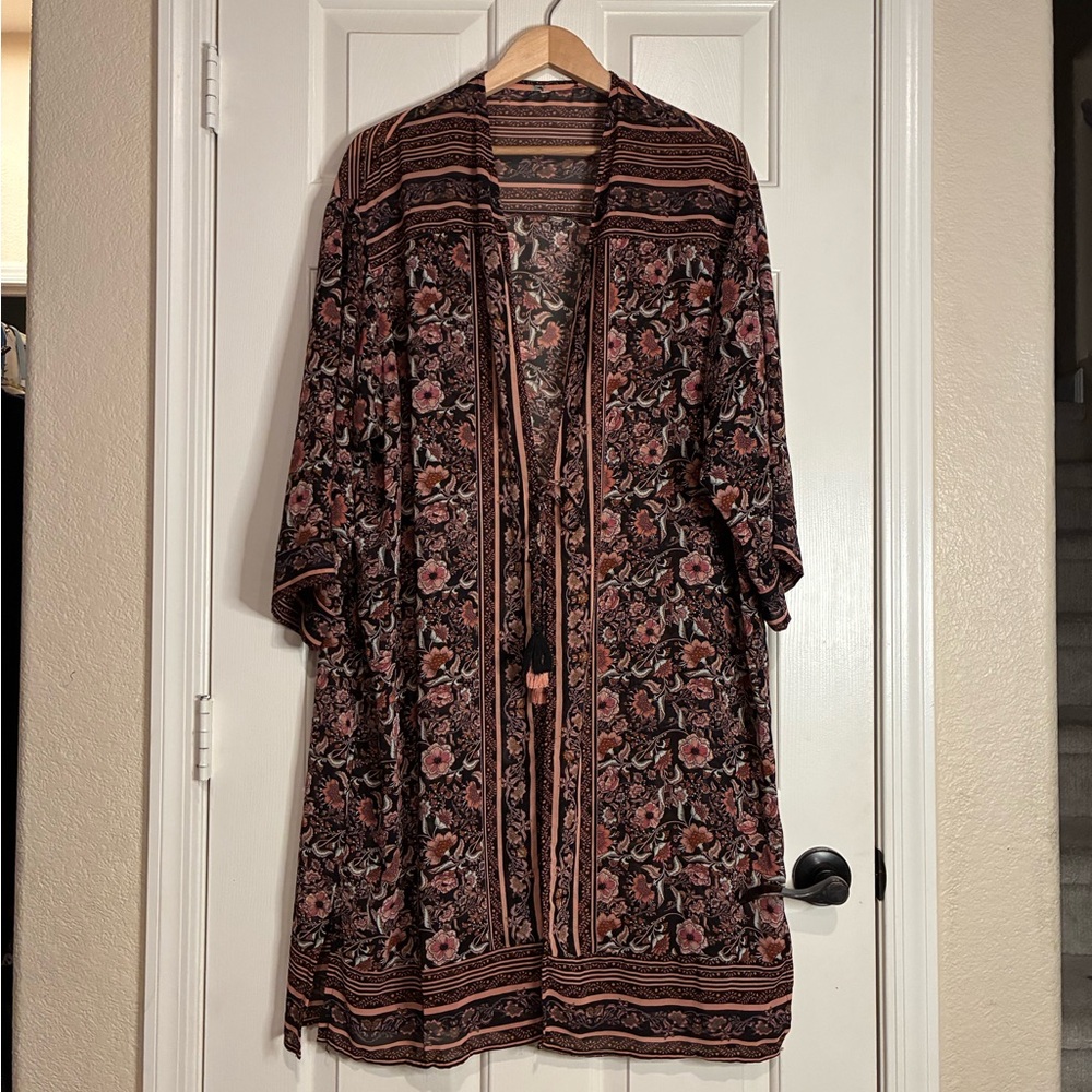 Elegant Floral Kimono Cardigan - Black and Pink
